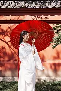 气质古风和服神明少女侧身撑伞图片素材