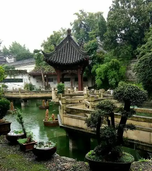 秋雨绵绵走襄阳