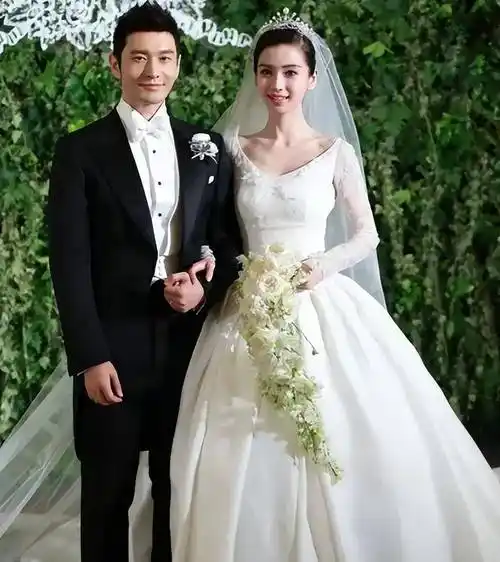 离开黄晓明和angelababy"老钱"一年了,奖金都快没了_宝宝_杨颖_婚礼