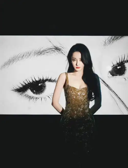 迪丽热巴二月行程