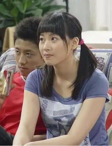 家有儿女中饰演小雪的她被前男友暴打如今32岁还在跑龙套