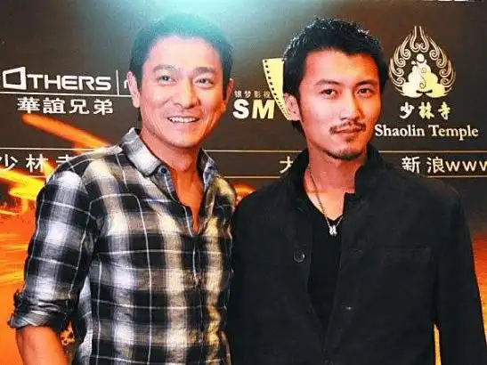 刘德华亲过的小孩,多年成为了当代巨星,比自己还先拿金像奖_谢霆锋