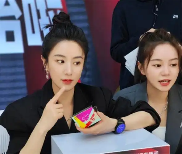 薇娅被罚1341亿元后李佳琦公司回应本分直播经营正常