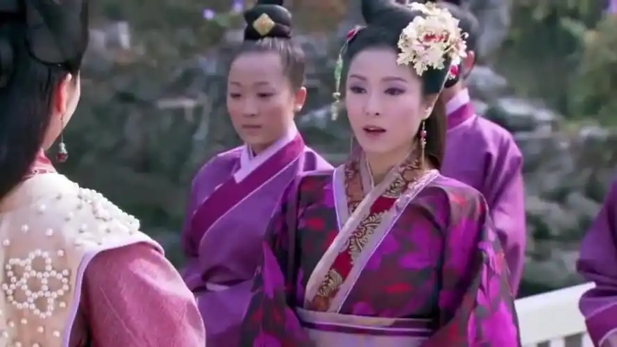 嫔妃落难连女婢都不如可怜愚昧的阿箬身边的侍女都是贵妃的人