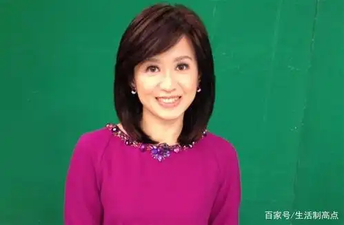 中天美女主播周玉琴转当新媒体主播扮成女教官引网友热议