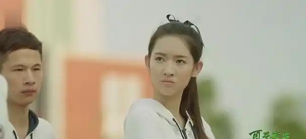 被前男友侵犯被客户骚扰对老板动情长开了的王玉雯有多撩人