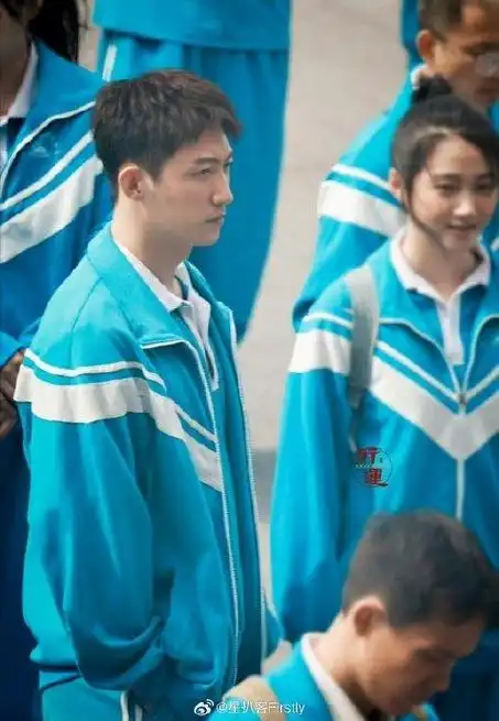 黄景瑜和关晓彤二搭这是演校园剧吗