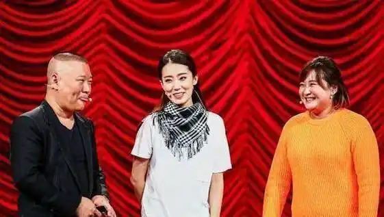 冯巩的女儿张小斐上4次舞台不温不火却被贾玲一下带火