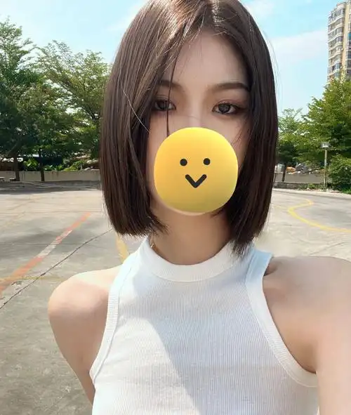 夏天就该拥有这么好看的一刀切短发