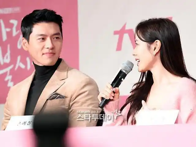 玄彬,孙艺珍《爱的迫降》发布会大方谈恋爱传闻