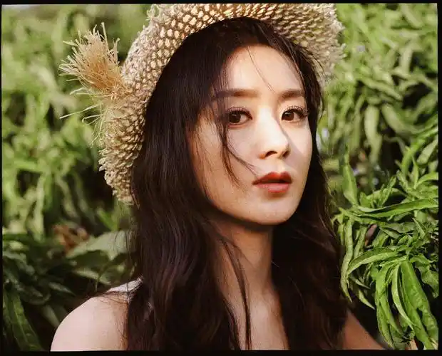 赵丽颖《时尚芭莎》八月刊封面预告……|赵丽颖|预告|时尚芭莎_新浪新