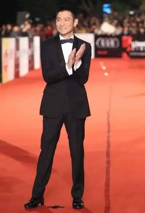 中年不可怕,做好这三点,刘德华教你60岁也能做型男_西装_发型_华仔