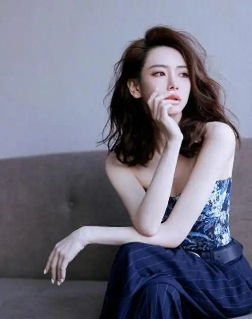 戚薇最新美照迎接崭新四月