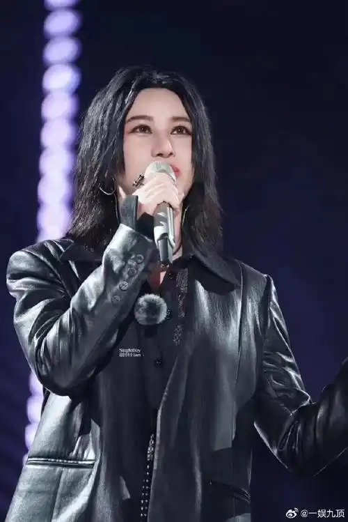 尚雯婕是在录闪光的秋天吗