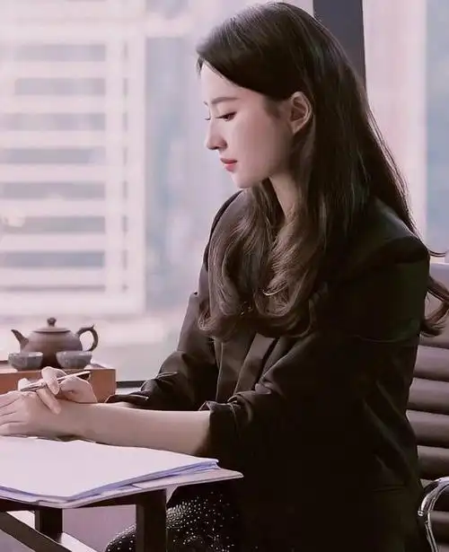 刘亦菲首部现代剧《去有风的地方》搭档李现,戏骨云集,如画如诗