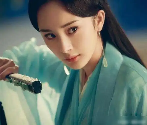 《三生三世十里桃花》青衣白浅