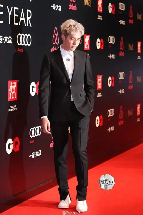 2016吴亦凡2016gq年度人物颁奖盛典_高清图片大全-爱豆app