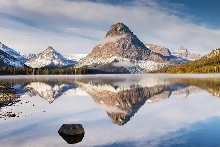 清新护眼蓝天白云绿色麦田风景高清壁纸(3840x2160) - 4k风景高清壁纸
