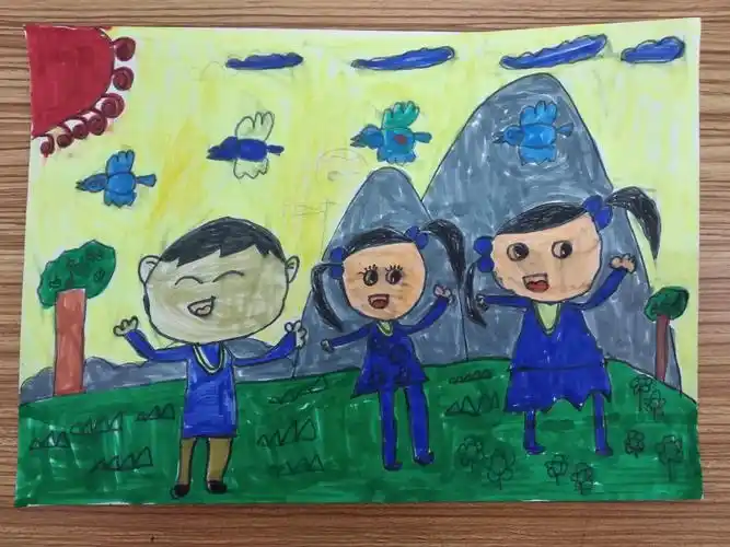 《我爱我家》一年级主题绘画作品选登