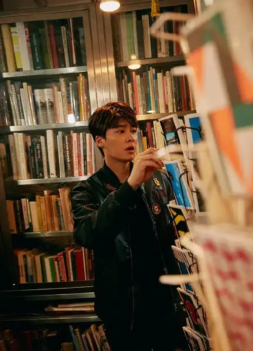 李易峰街拍part5 逛逛街 逛逛书店 喝杯咖啡 惬意的生活2017纽约首鞍