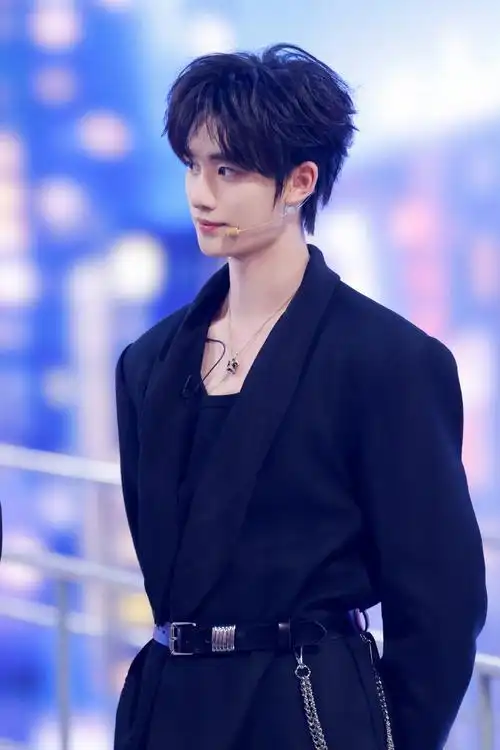 丁程鑫今晚有舞台##你好星期六