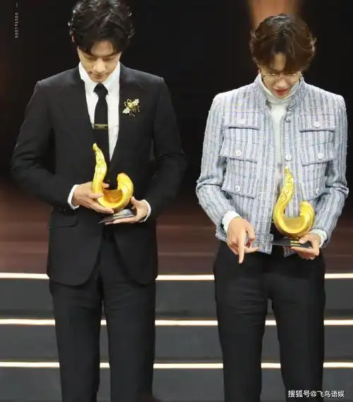 张艺兴霸气牵手王一博神似抢婚现场肖战零交流博君一肖要凉