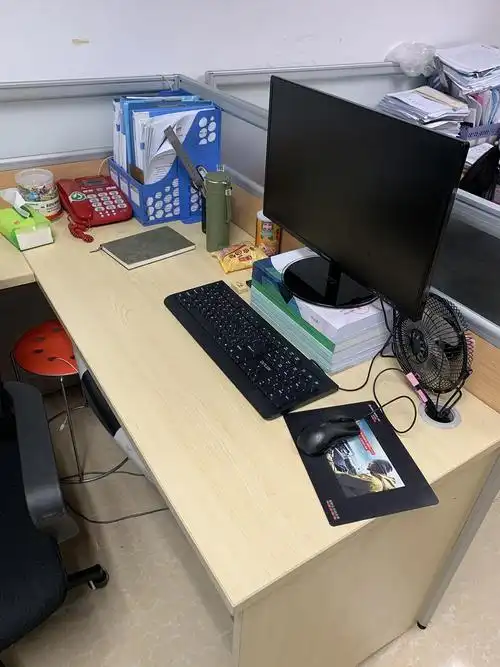 这是最普通的工位