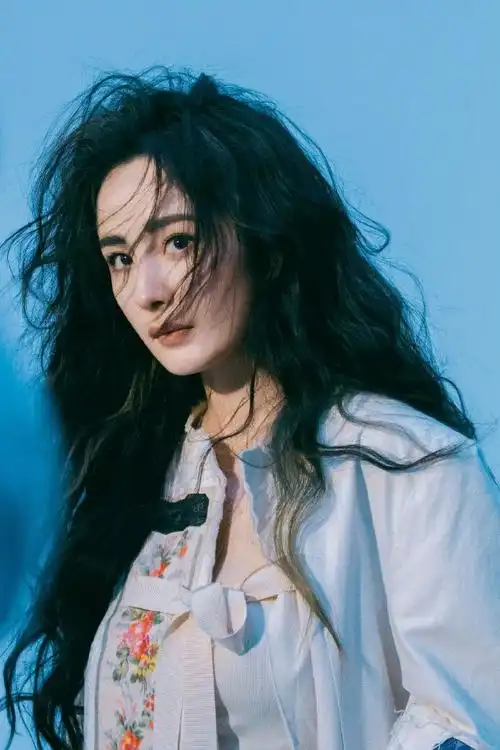 杨幂羊毛卷封面#@杨幂四登《instyle》优家画报封面!