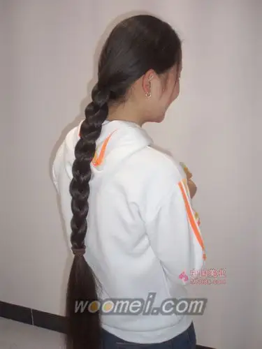 给妹编条大辫子