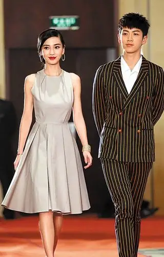 angelababy和柯震东在片中玩"闪恋"