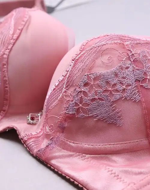 粉色夏娃之恋舒适聚拢3/4薄杯文胸