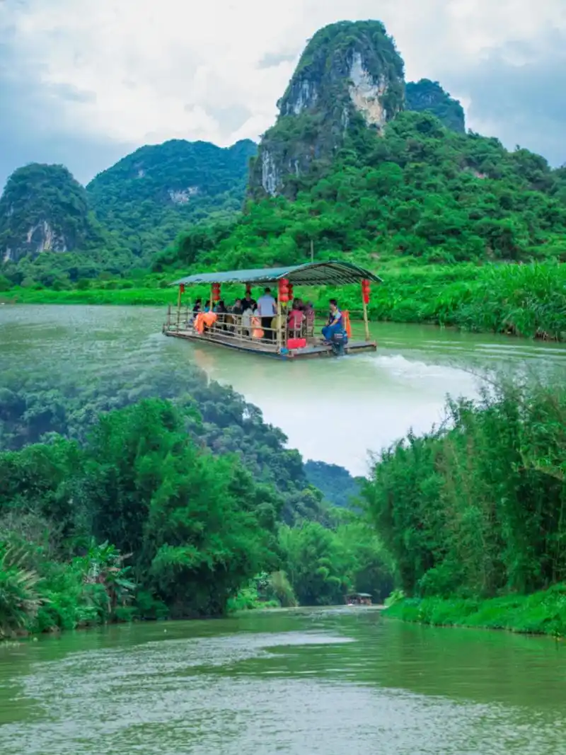 英西汤泉度假村 套餐价:199元 住度假村标准房,赠2大1小早餐 赠:2