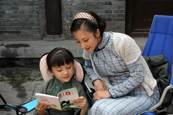 李依晓林妙可聚《北方有佳人》 饰两代"寄萍"