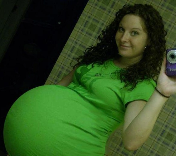 看这肚子大的确实有点吓人啊.