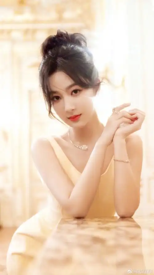 #咪咕星鲜事##杨紫夜色大片#