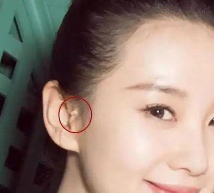 范冰冰,她的耳朵反骨且没有耳垂,也曾被指没有福气等等,只能说无完人