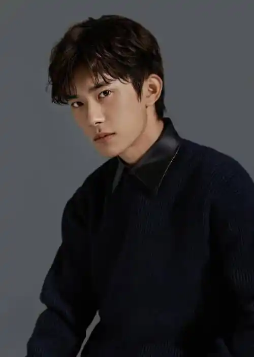 没赶上领三项大奖,只因课业才来晚了,易烊千玺好学生啊