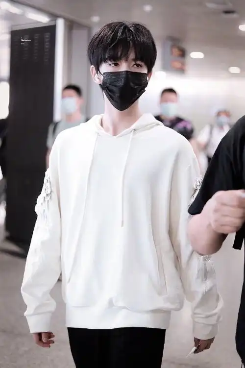 时尚达人贺峻霖##男生穿搭