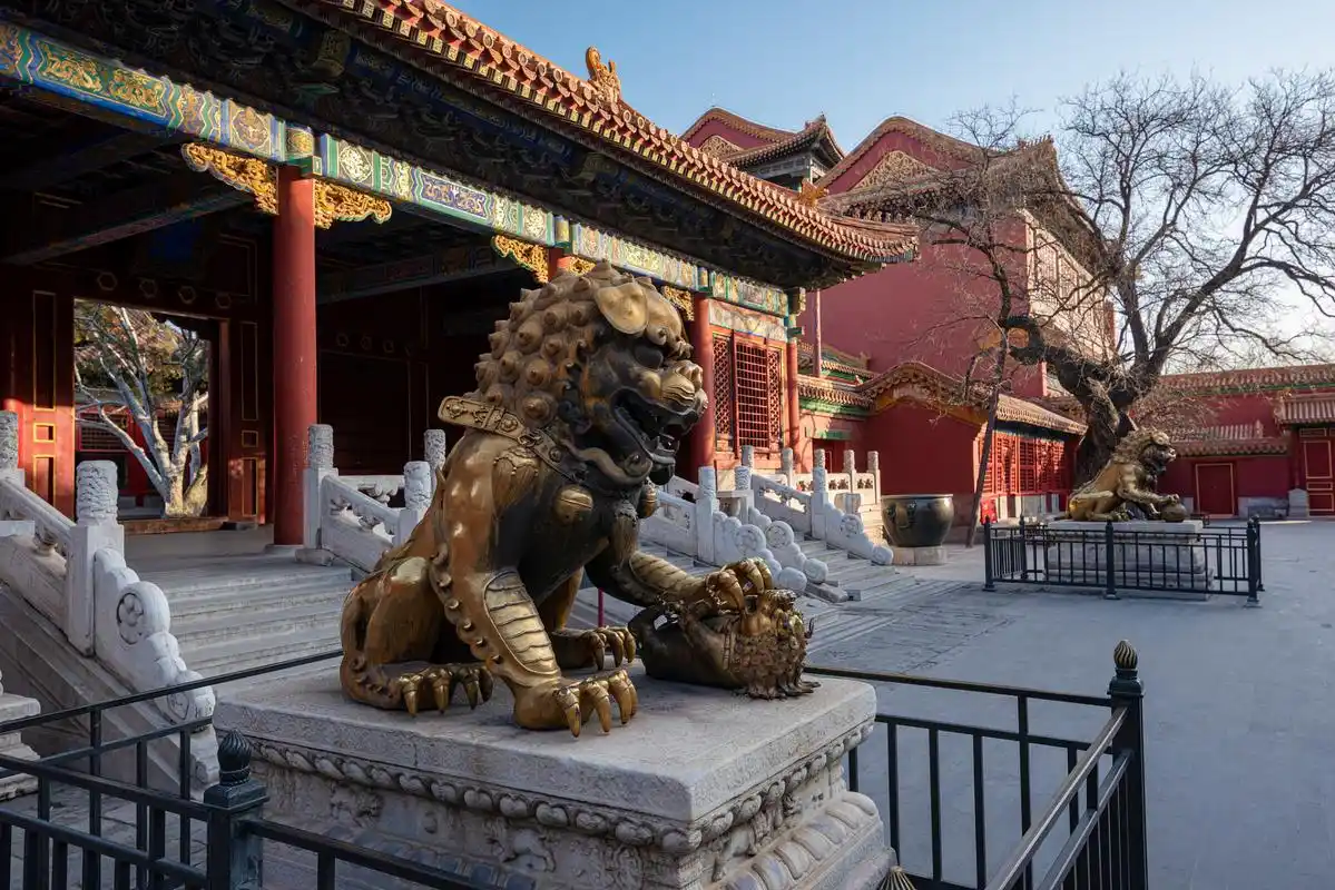 故宫博物院  是中国现存规模最大,保存最完整的古代宫殿建筑群.