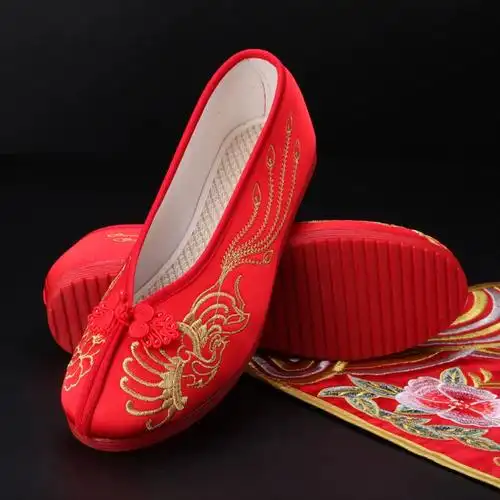 红色平底女鞋婚鞋中式新娘鞋春夏绣花鞋流苏秀禾鞋牛筋底布鞋