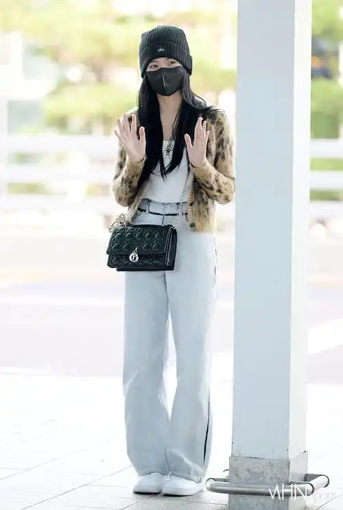 kimjisoo超话#金智秀迪奥全球品牌大使#230922 icn机场出境 智秀相关