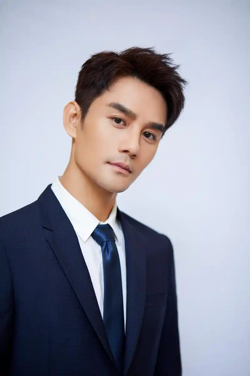 九月"鲜量版"王凯帅气上线!