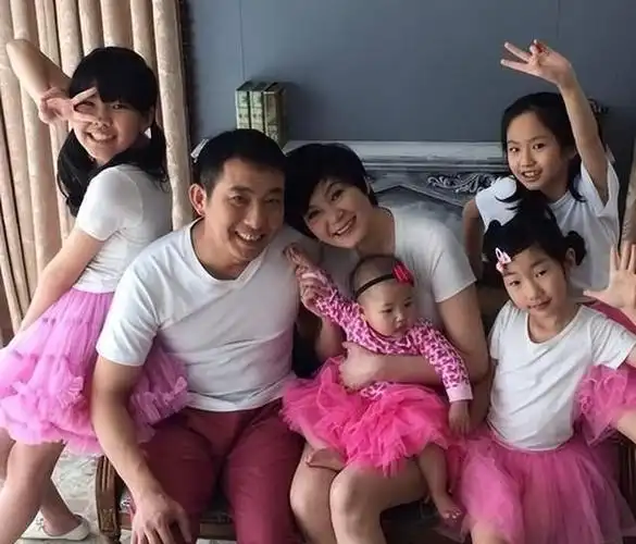 孙国豪被打苏见信被砸台湾第一夜店明星遭遇的荒唐事