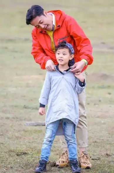 回顾:不老男神蔡国庆拒绝那英示爱,娶富婆为妻,儿子是他的骄傲