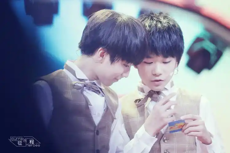 tfboys易烊千玺 王俊凯 cr:logo