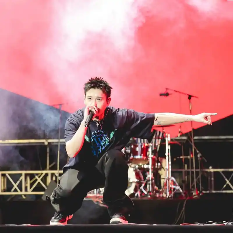 男模说唱蒋文涵  gali你是懂玩话筒的.答应你们的壁纸大合 - 抖音