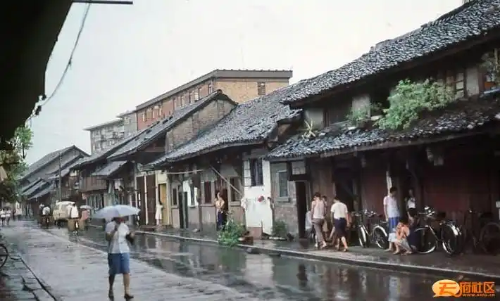 在成都住30年以上的进,晒老照片