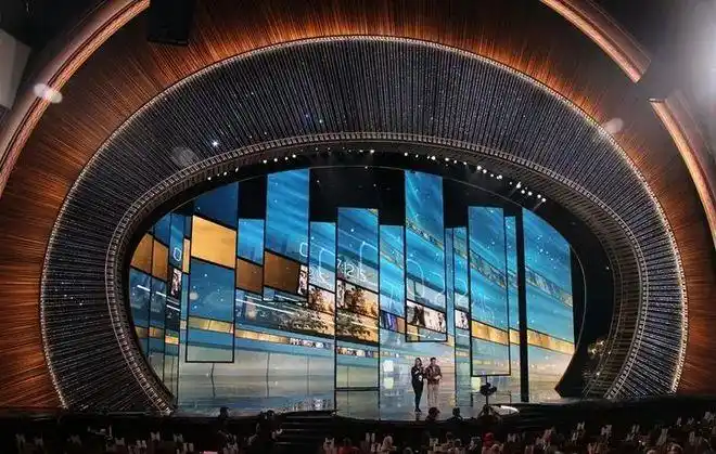 这届奥斯卡舞台造型和川普撞脸3分钟看完近10年奥斯卡舞台设计