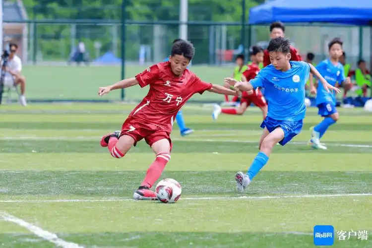 2024年海南省小学生足球赛暨小学男子校园足球联赛在保亭开赛_比赛_大