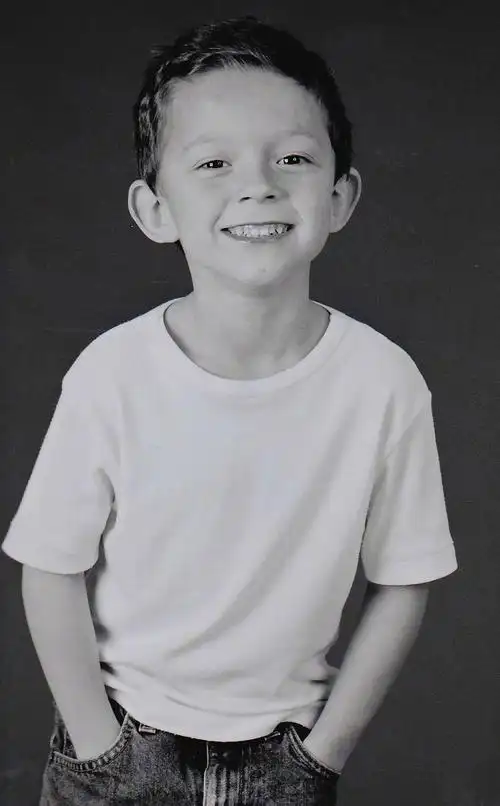 进来看看英国男孩们的小时候